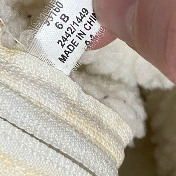 Lands End White Faux Shearling Lined Boots 6B - Picture 4 of 7